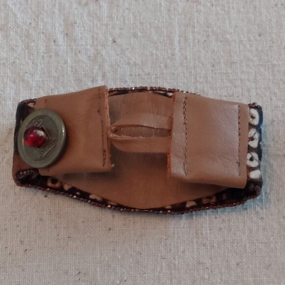 Vintage Leather, Cloth & Beaded bracelet with Chinese Coin clasp - Picture 2 of 4